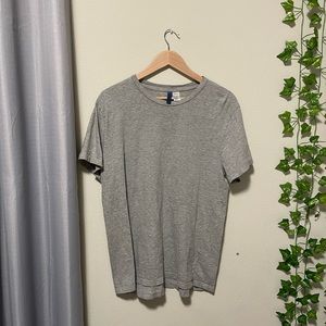 gray basic t shirt
